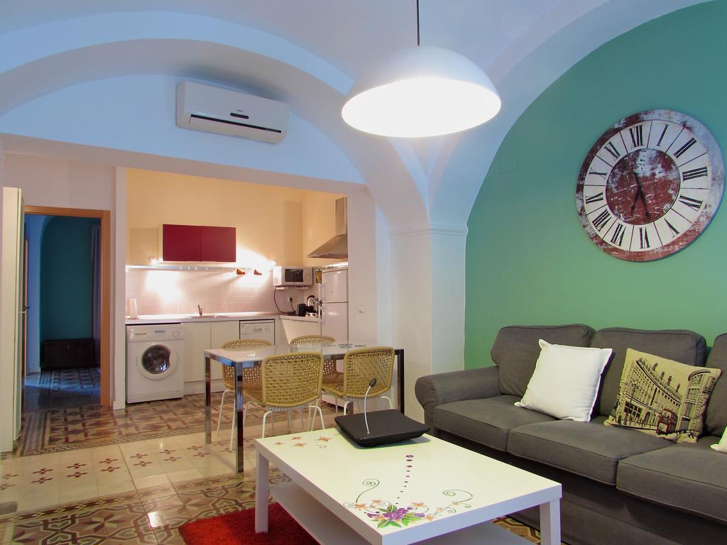 Apartamentos La Machacona Plaza De Santiago Caces Quarto foto
