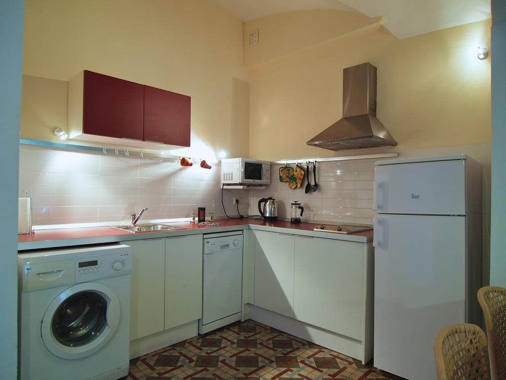 Apartamentos La Machacona Plaza De Santiago Caces Quarto foto